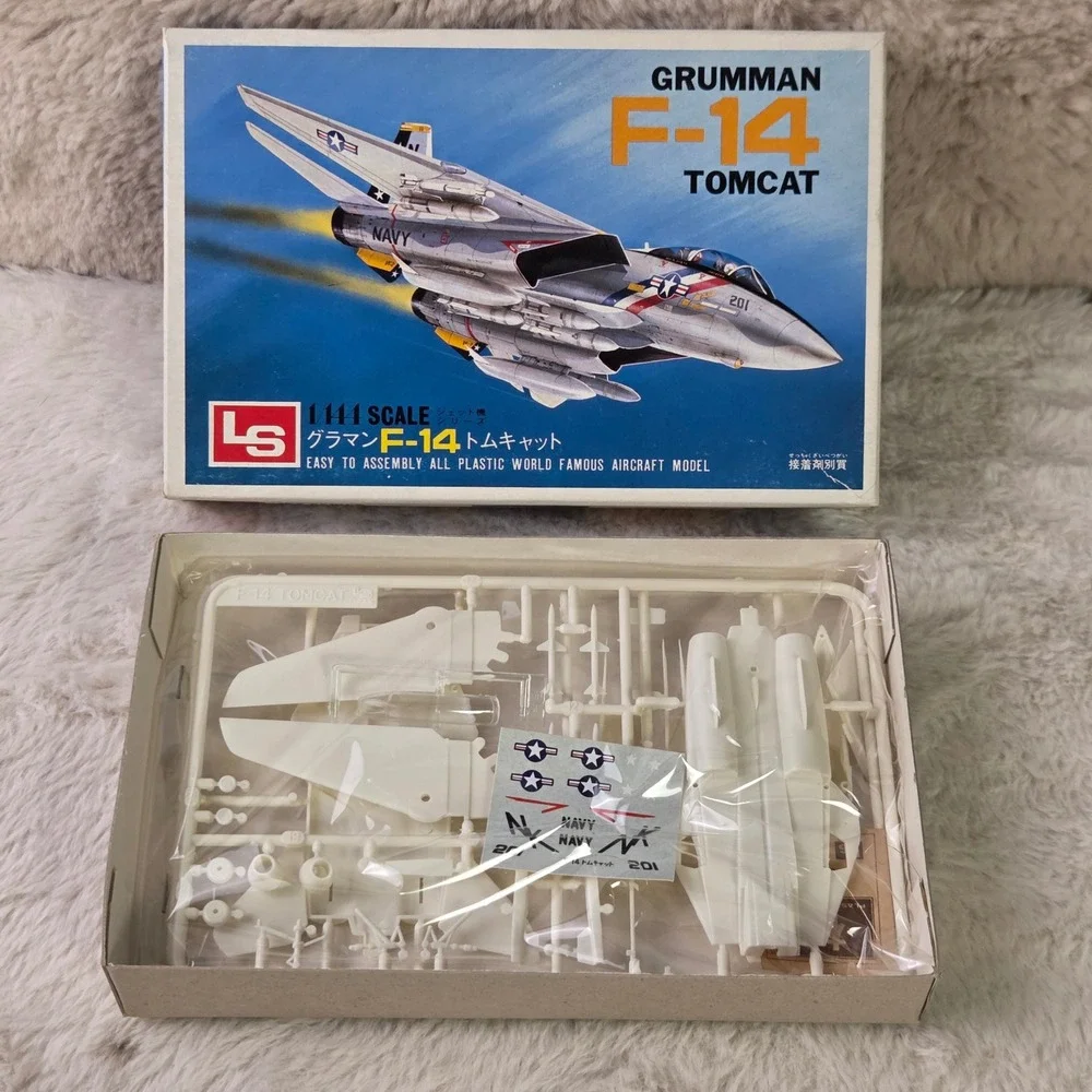 LS 1:144 Scale Grumman F14 Tomcat Plastic Model Kit Jet Series Made in‎ Japan